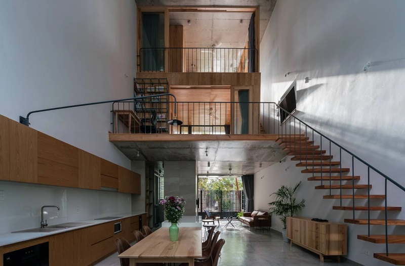 Tầng lửng phía sau