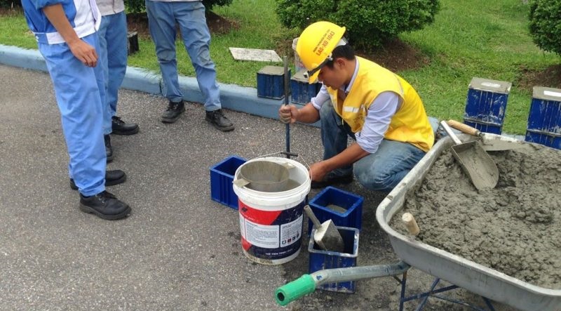 Kiểm tra mác bê tông tươi sau khi đổ