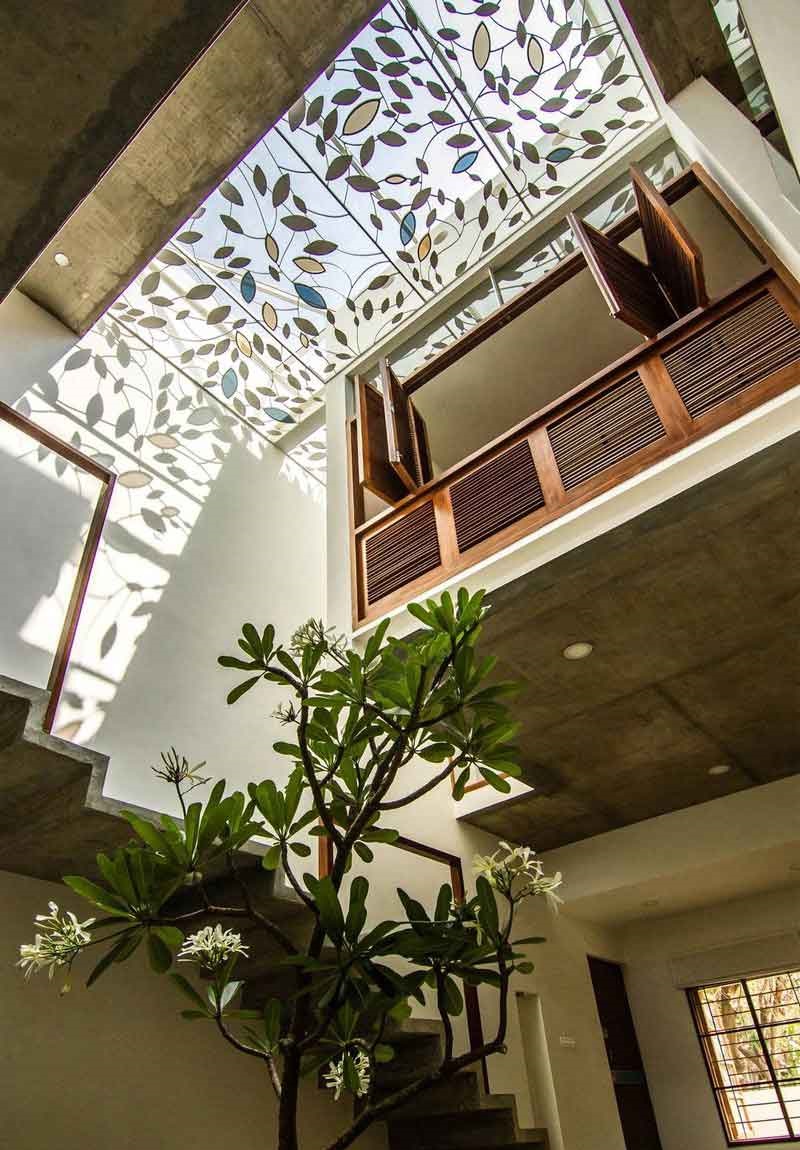 Mẫu thiết kế giếng trời cầu thang nhà ống