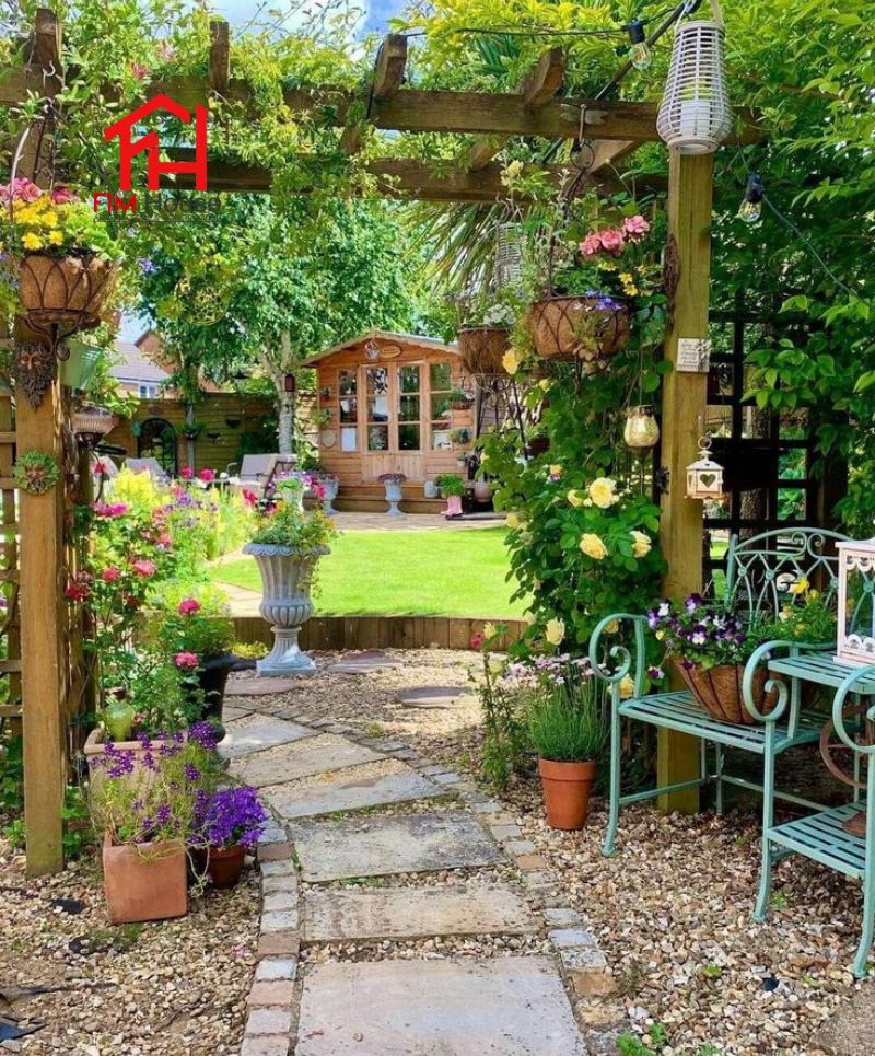 thiết kế sân vườn có vườn hoa 