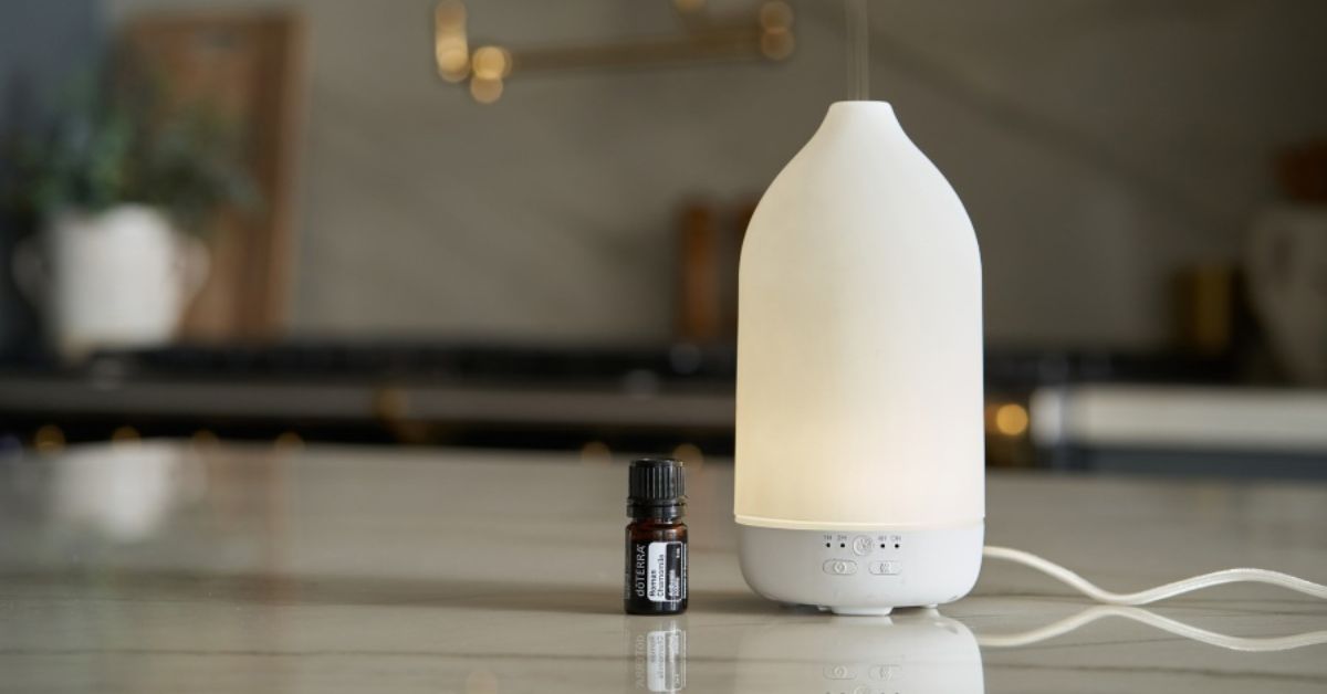 sử dụng tinh dầu khử mốc